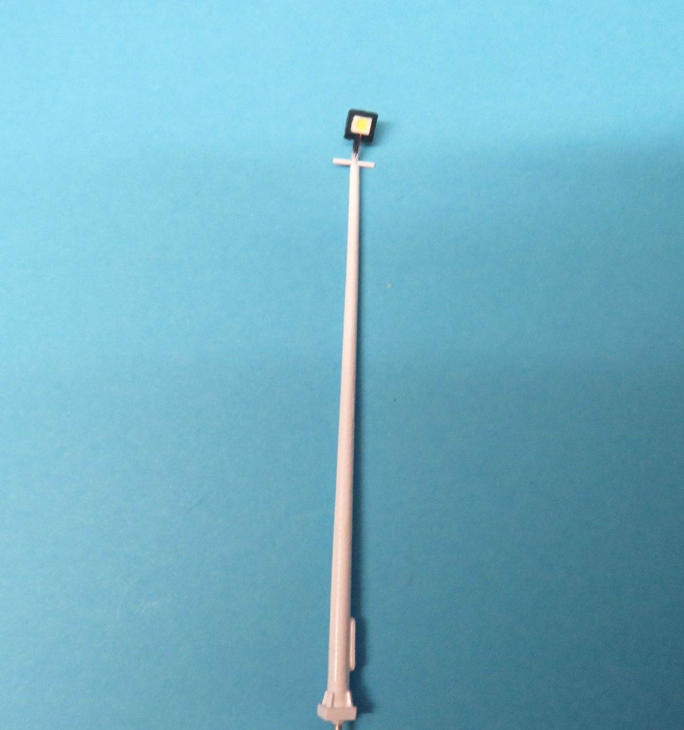 Item Code 01W - OO Scale Yard Light